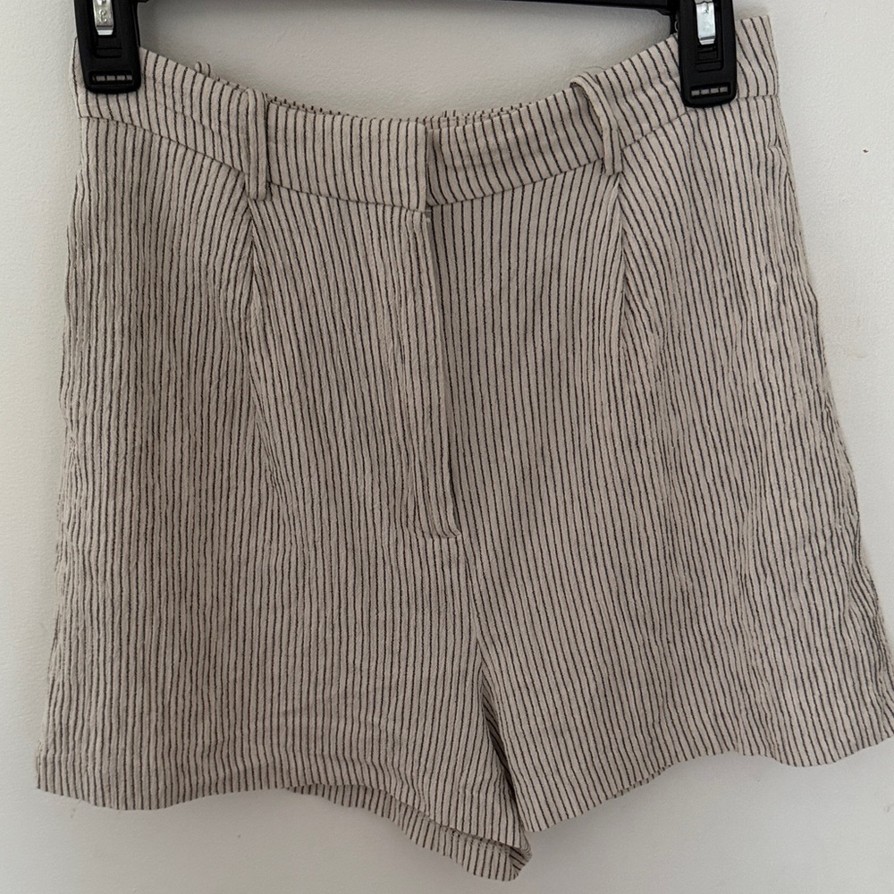 H&M Women's Pinstripe Shorts in Black and White